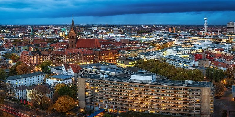 Blick über Hannover mit Innenstadt und Maschsee